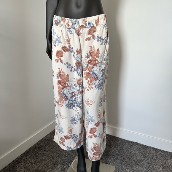 Pants - Haver & Blair Floral Wide Leg Pants | Size M